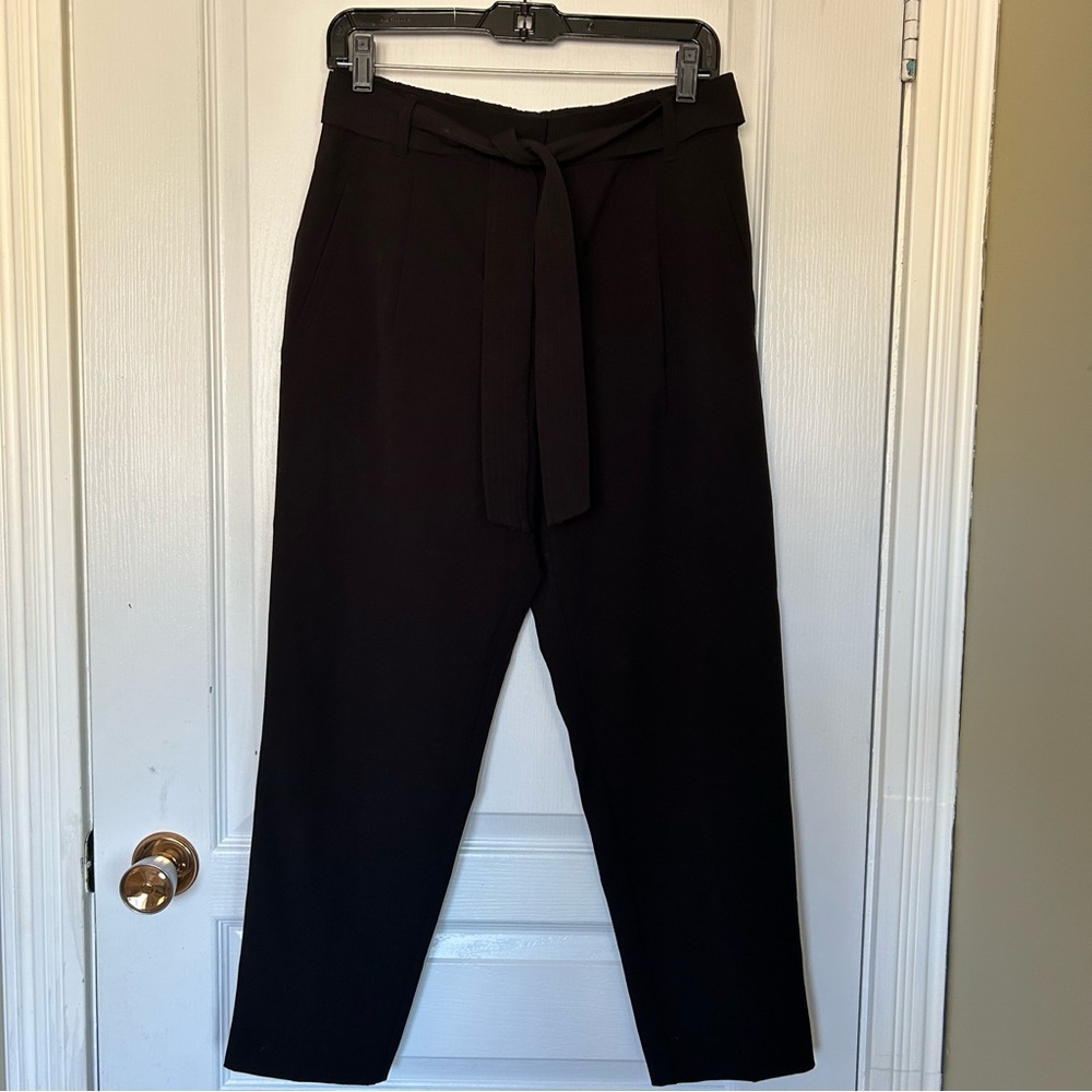 Reitmans Timeless Tapered Leg Black Women's Trousers with Belt 8 Petite